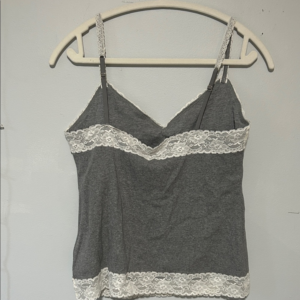 Abercrombie & Fitch Lace-Trim Camisole Tank With Removable Padding - Picture 3 of 5